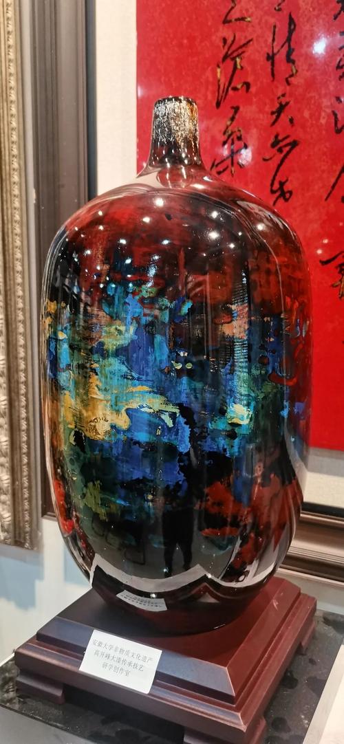 祝贺!蜀山非遗作品荣获2025中国工艺美术最高奖"百鹤金鼎奖"